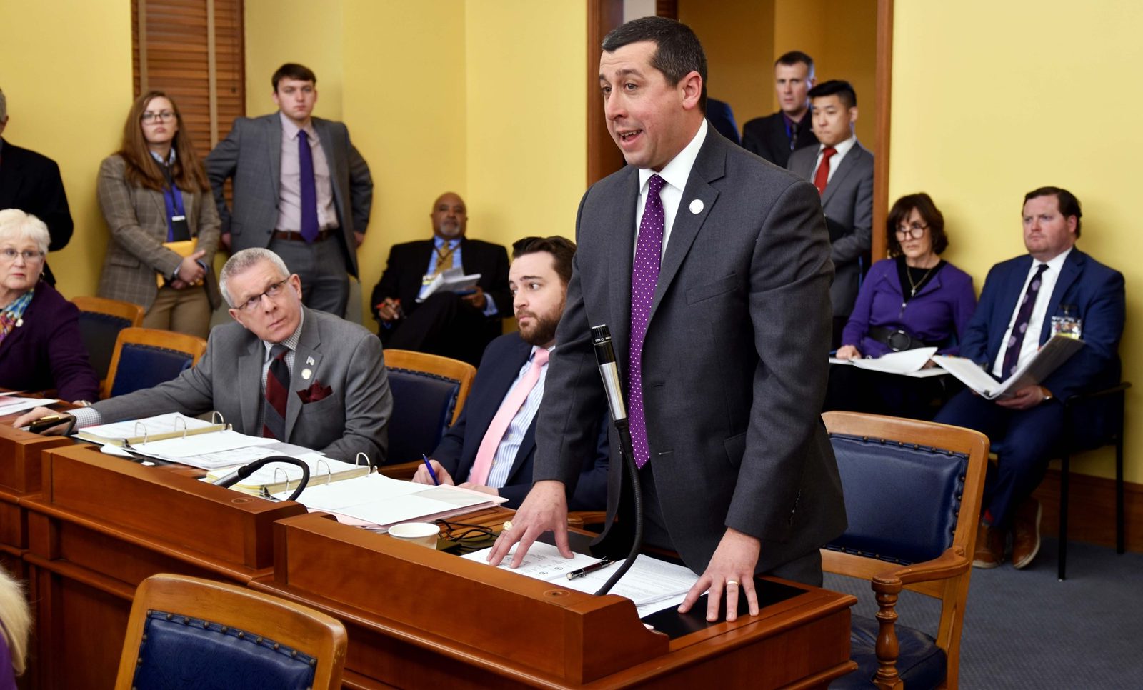 Assemblyman Bergen testifying before a legislative committee